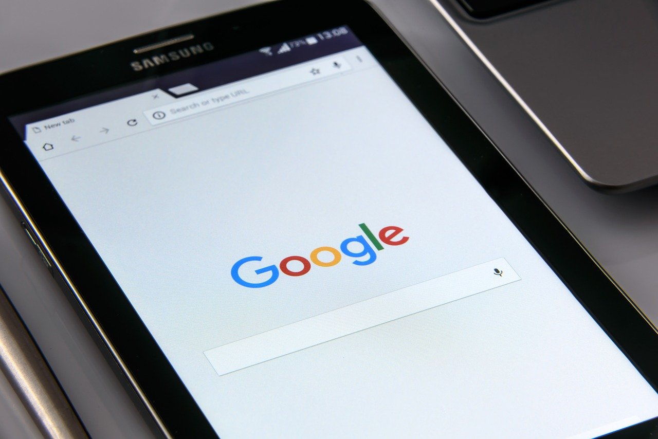 google-on-your-smartphone-1796337_1280 Suchmaschine Kammerjäger Mehlwurm
