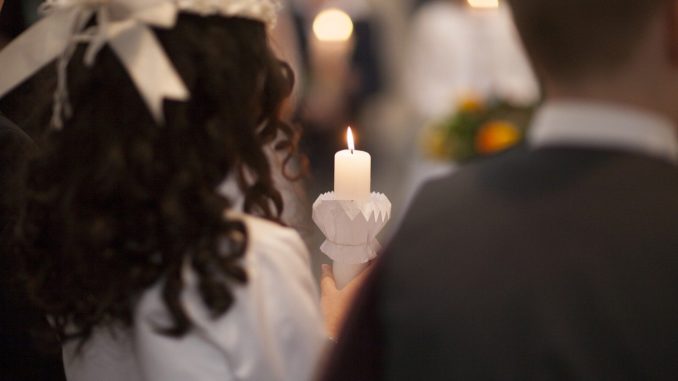 first-communion-gd460a68f0_1280 Erstkommunion