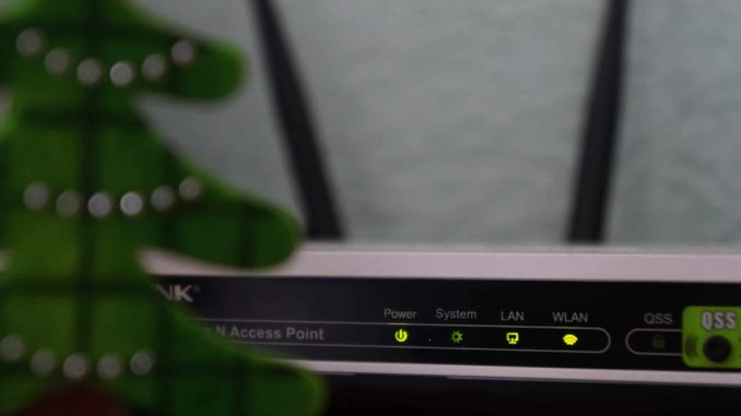 misha-feshchak-syCXK9WndqQ-unsplash Router